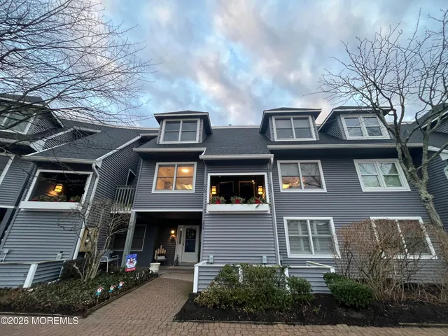 $2,975 | 210 Spinnakers Cove, Toms River, NJ 08753