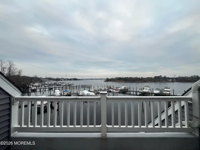 $2,975 | 210 Spinnakers Cove, Toms River, NJ 08753