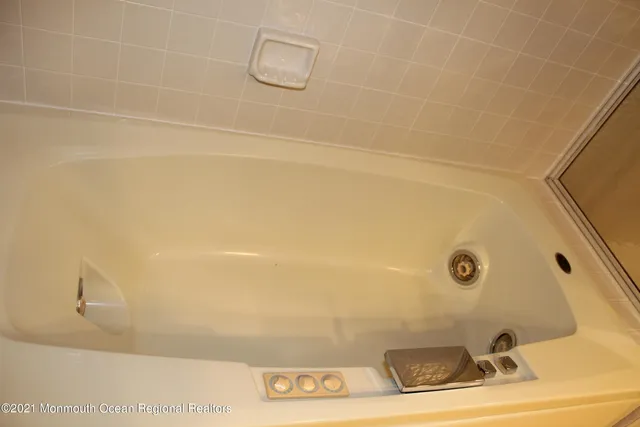 $2,975 | 210 Spinnakers Cove, Toms River, NJ 08753