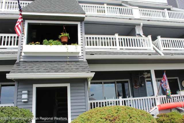 $2,975 | 210 Spinnakers Cove, Toms River, NJ 08753