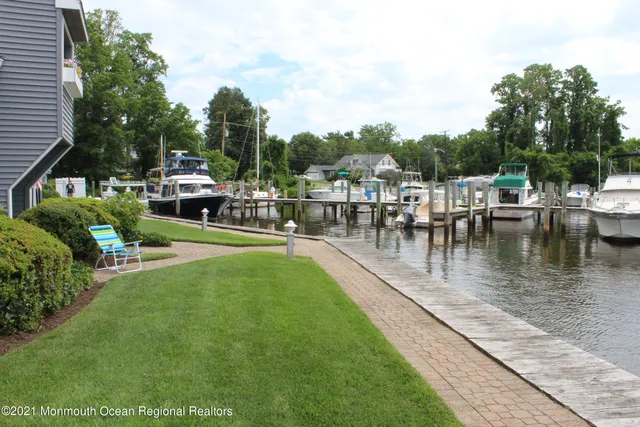 $2,975 | 210 Spinnakers Cove, Toms River, NJ 08753