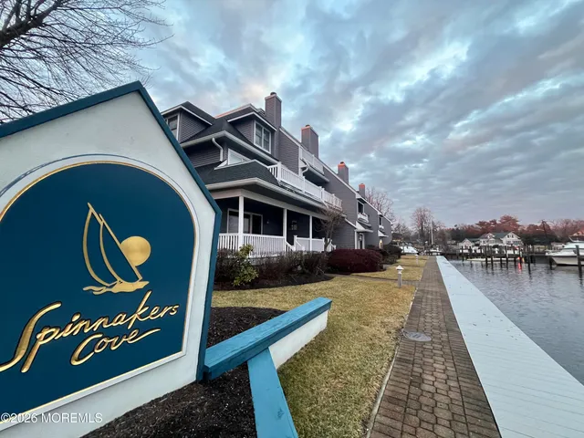 $2,975 | 210 Spinnakers Cove, Toms River, NJ 08753