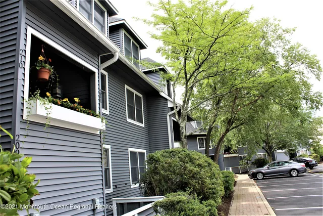 $2,975 | 210 Spinnakers Cove, Toms River, NJ 08753