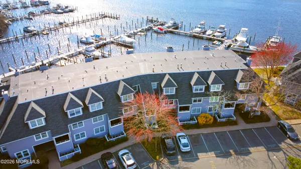 $2,975 | 210 Spinnakers Cove, Toms River, NJ 08753