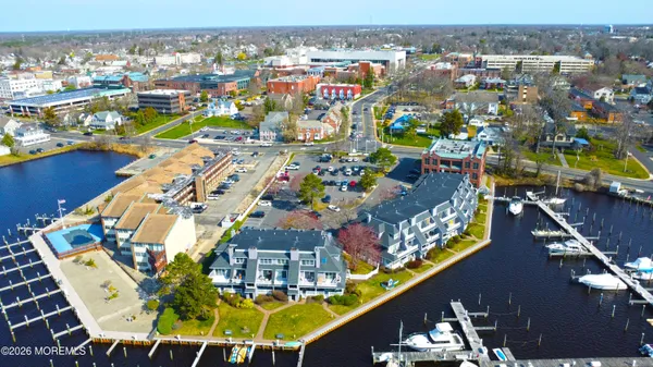 $2,975 | 210 Spinnakers Cove, Toms River, NJ 08753
