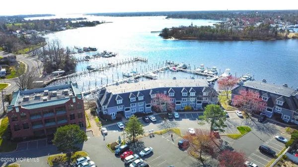 $2,975 | 210 Spinnakers Cove, Toms River, NJ 08753
