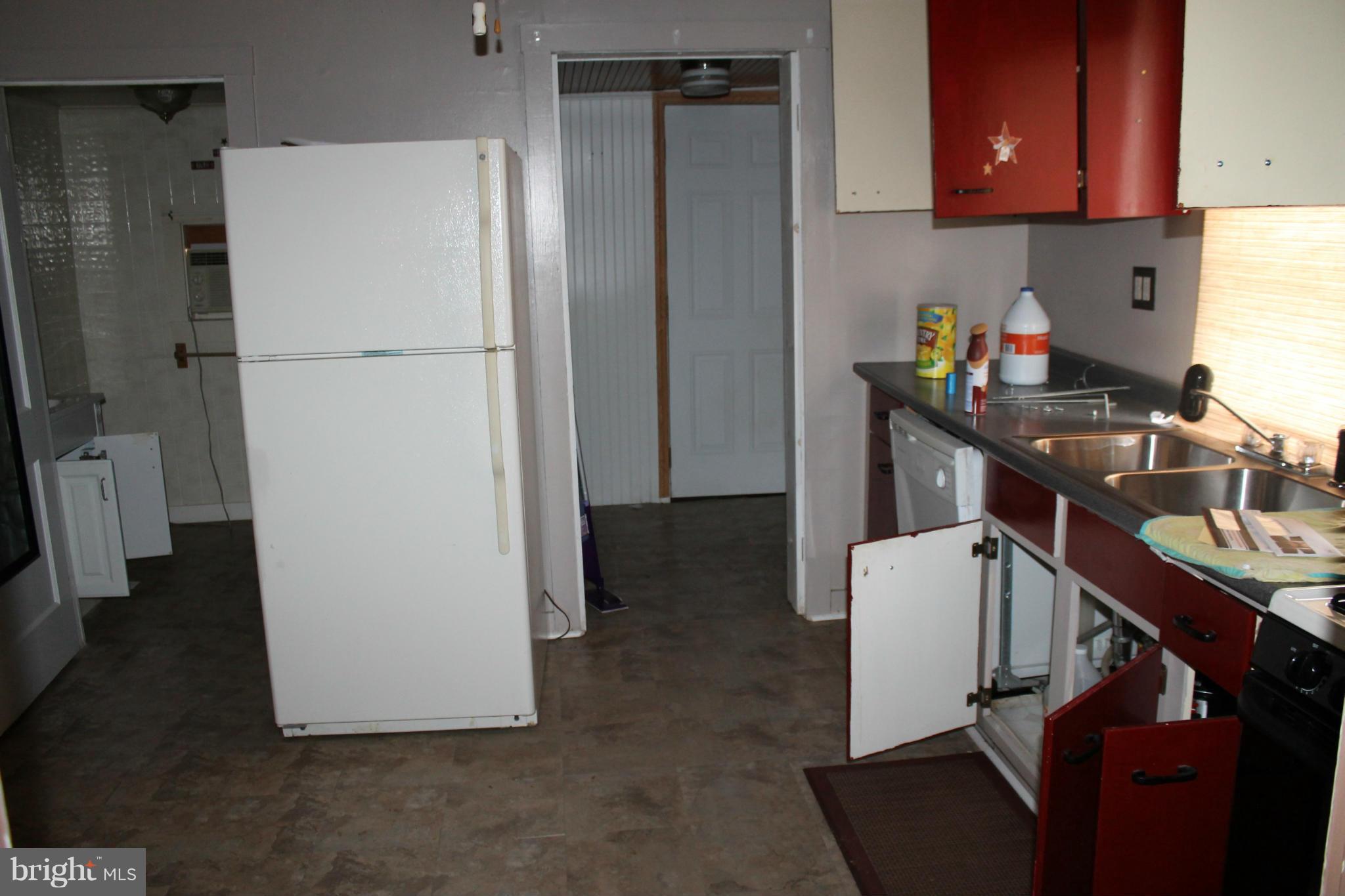 111 South George Street Ranson, WV 25438 - Photo 2 of 6 Kitchen