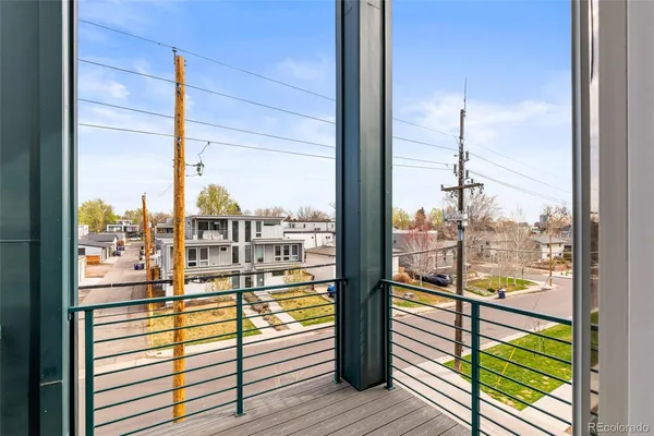 a house view with a outdoor space