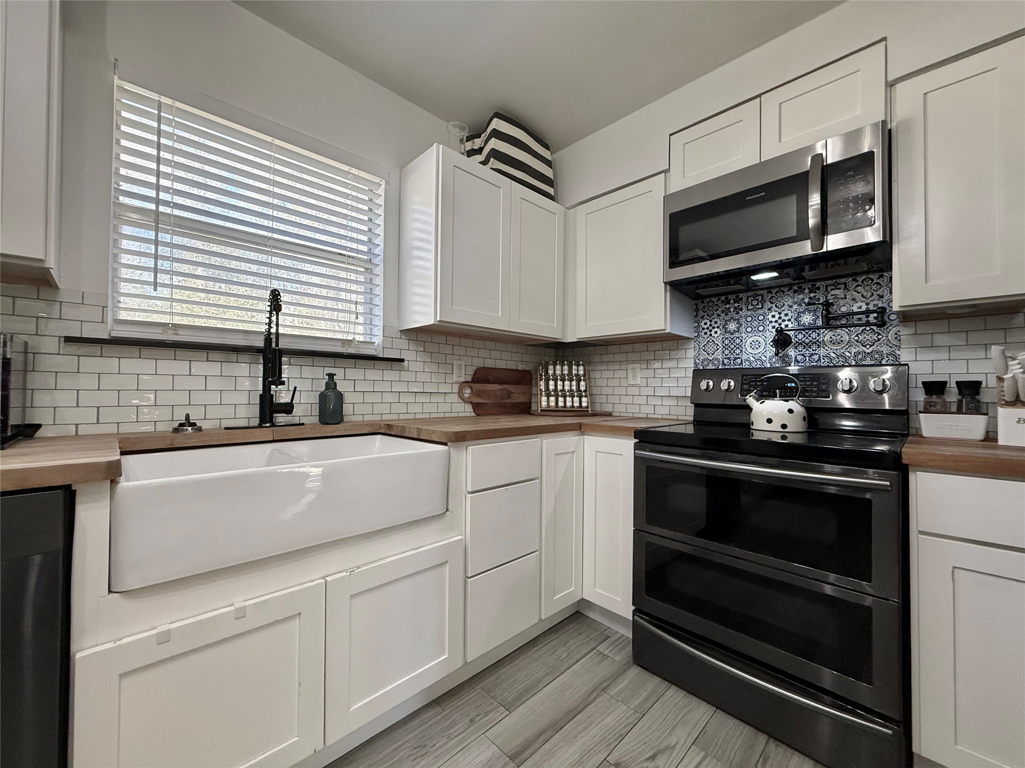 6165 North Linscomb Road Vidor, TX 77662 - Photo 11 of 33