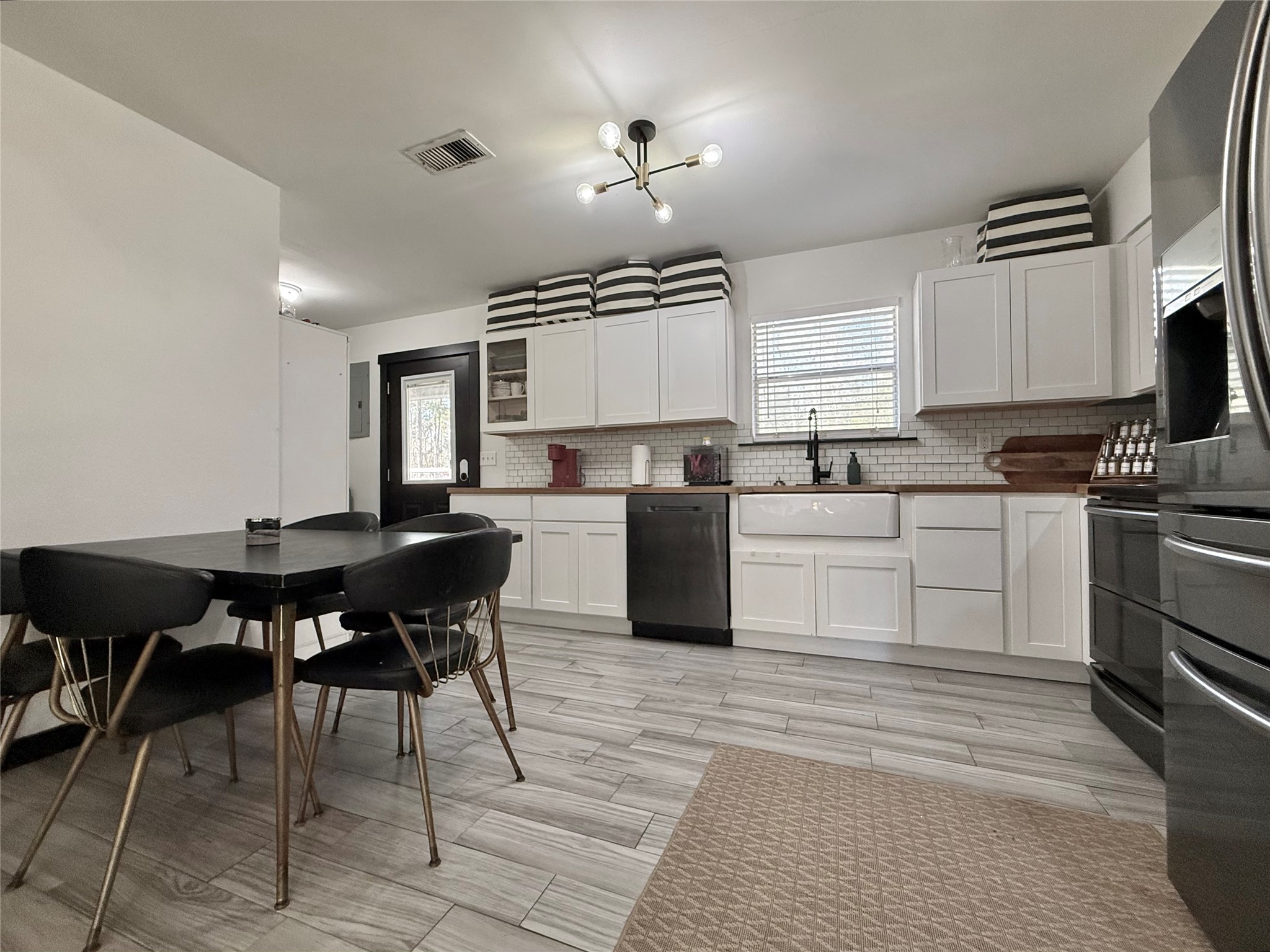 6165 North Linscomb Road Vidor, TX 77662 - Photo 10 of 33