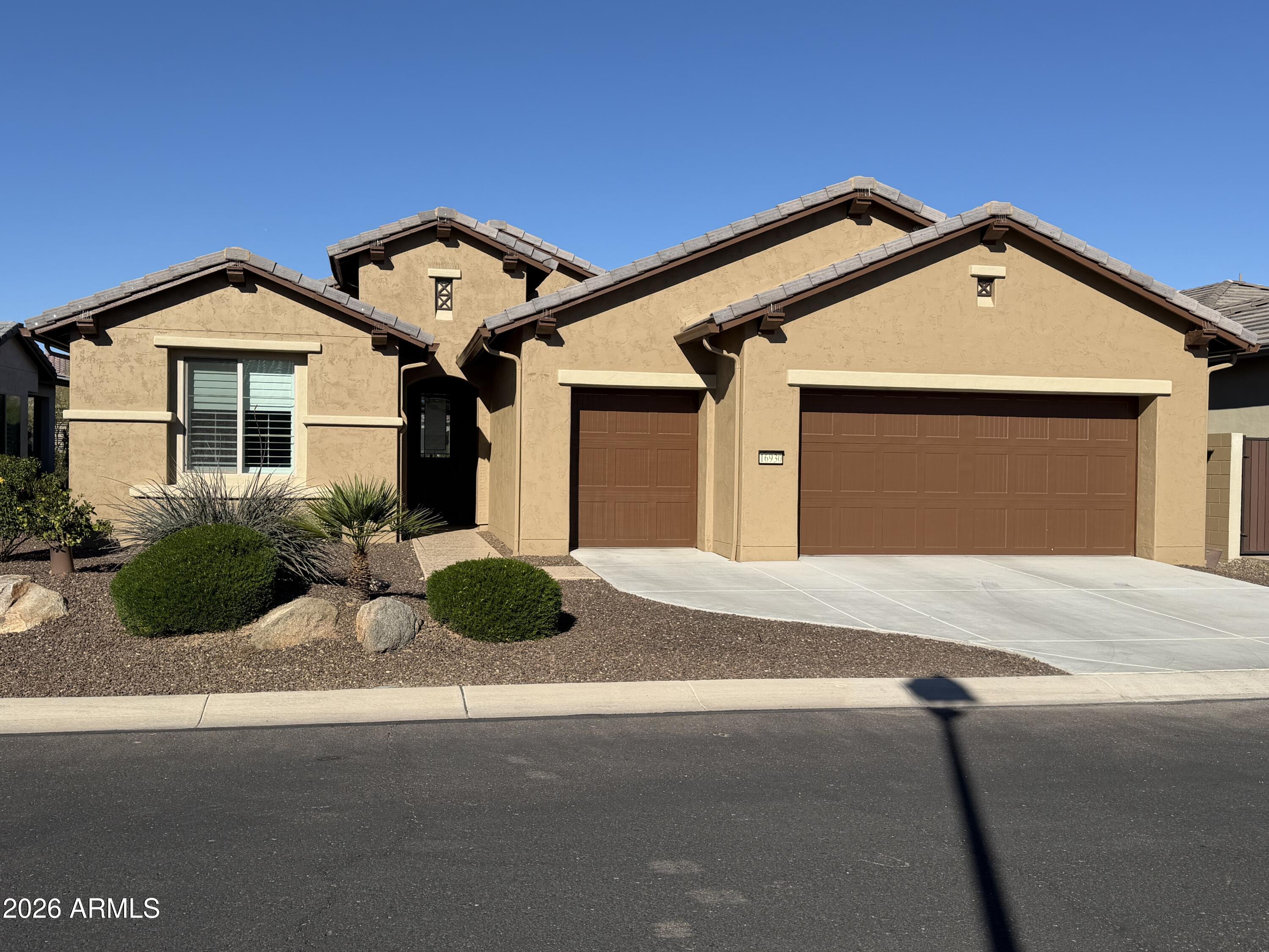 16930 West Almeria Road Goodyear, AZ 85395 - Photo 2 of 40 IMG_2161
