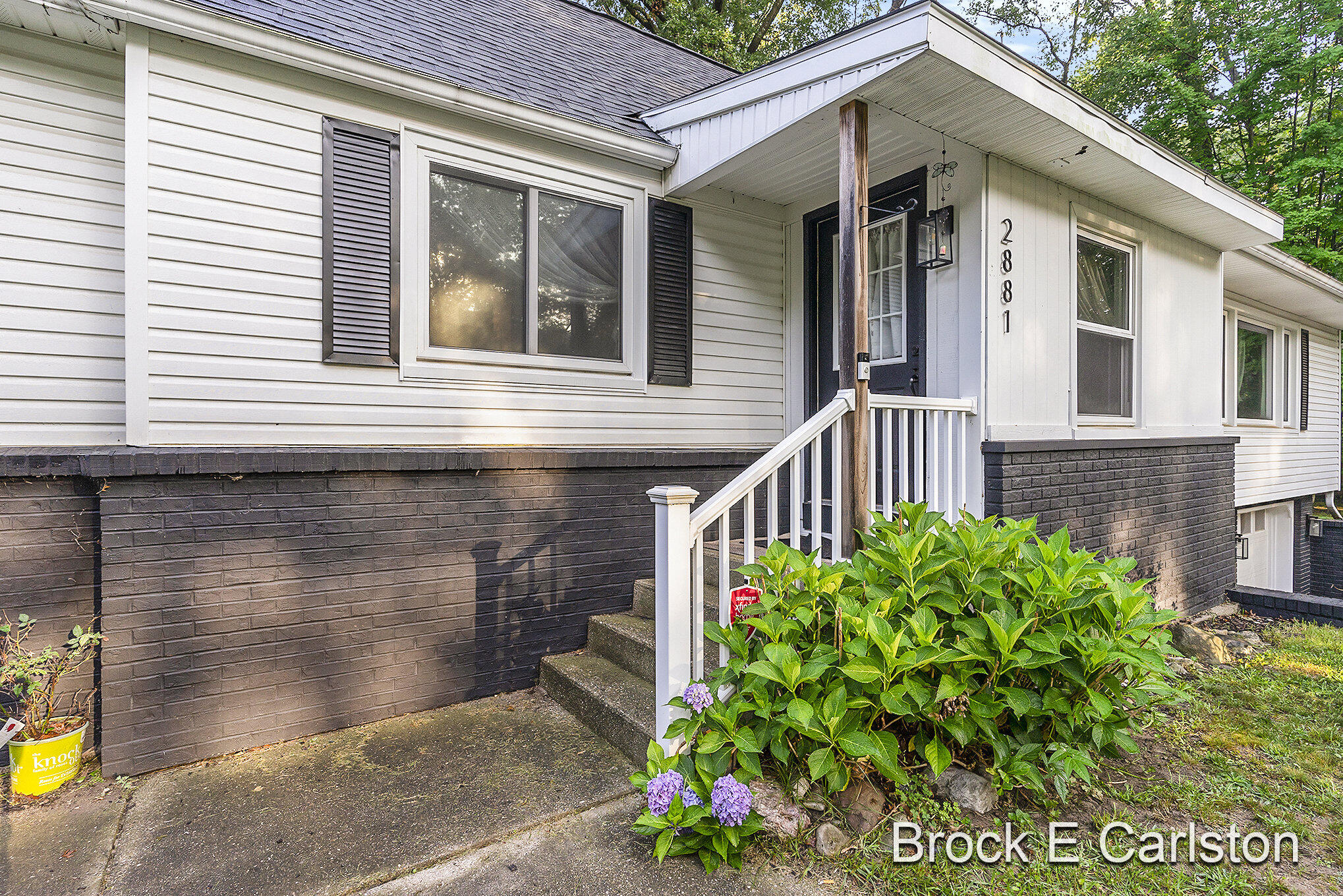 2881 Debaker Road Muskegon, MI 49444 - Photo 5 of 55 005_dsc04372
