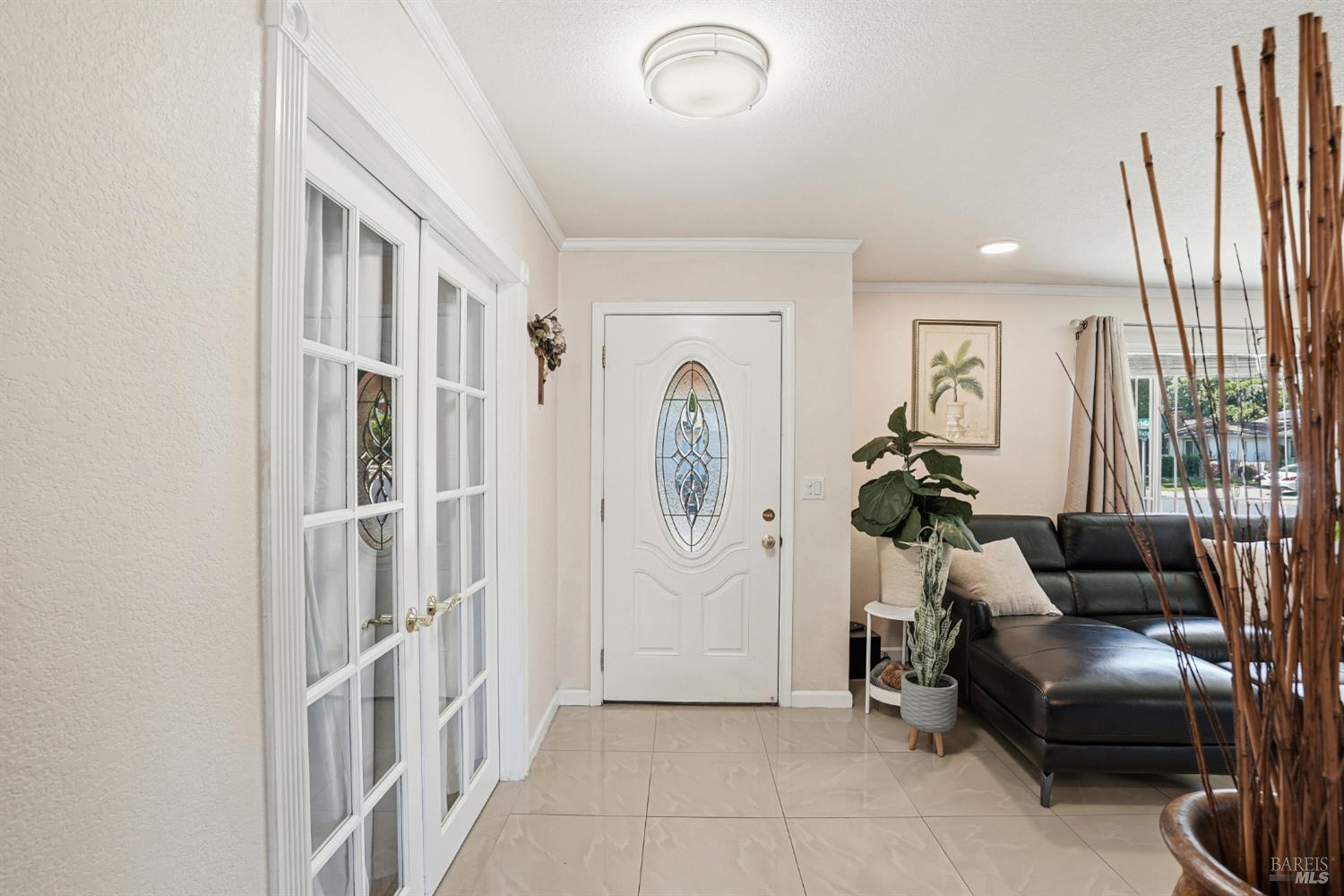 773 Blue Ridge Lane Vacaville, CA 95688 - Photo 5 of 44 a living room with furniture