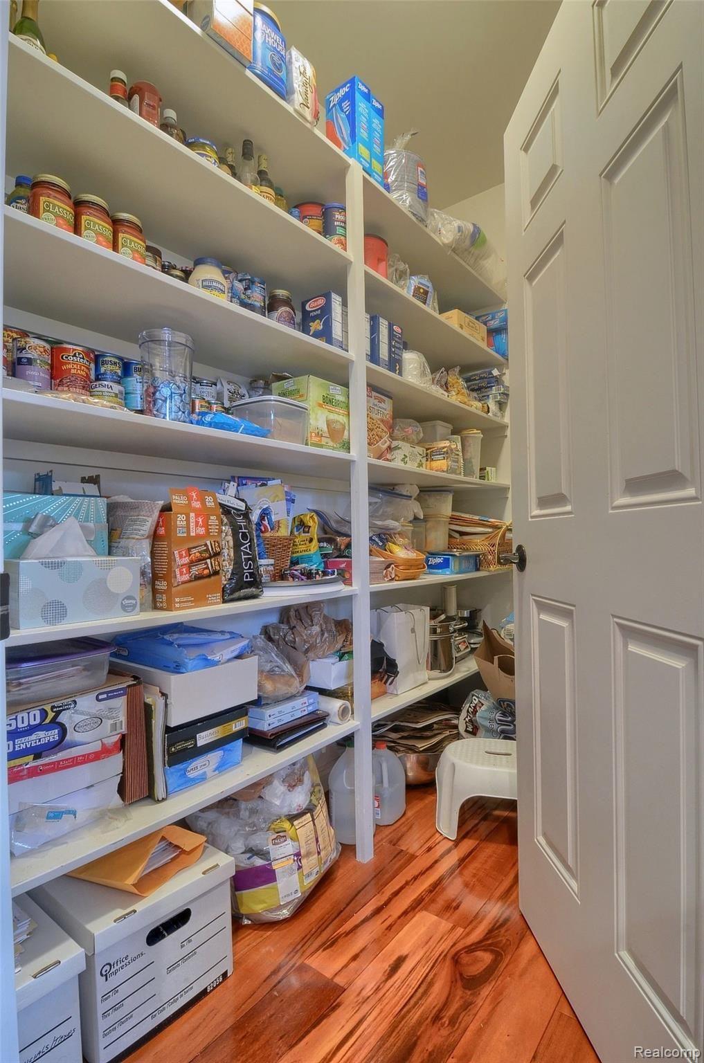4644 Oakhurst Ridge Road Clarkston, MI 48348 - Photo 9 of 37 MOM 9 Walk-in-Pantry (1).jpg