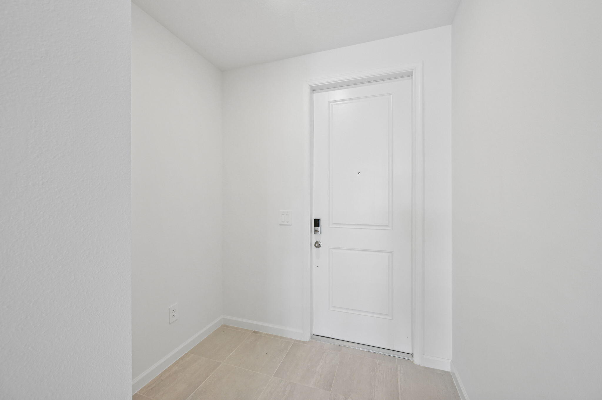 475 Salisbury Circle Fort Pierce, FL 34982 - Photo 4 of 30 a view of small space