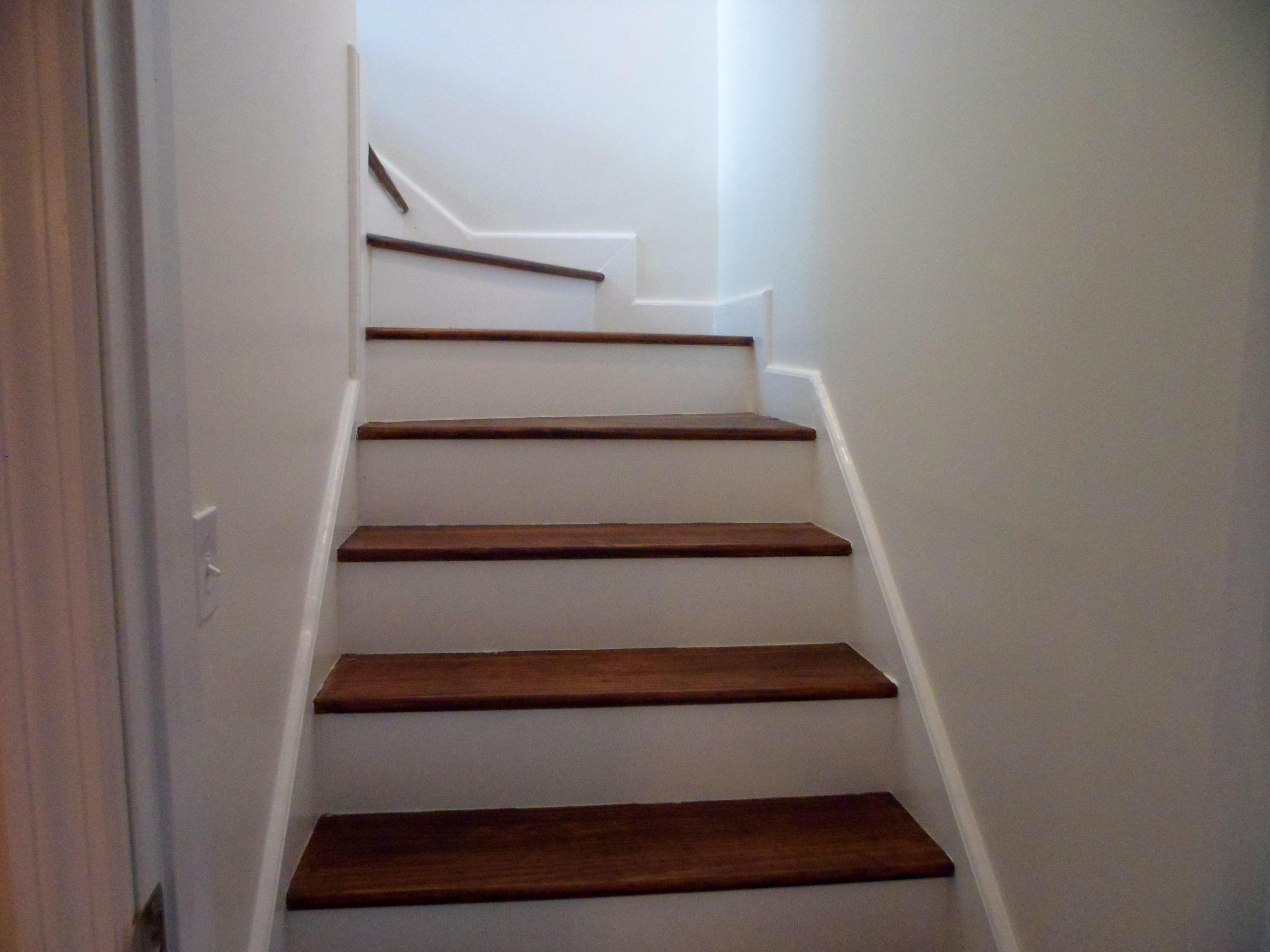 6723 Ridgeview Road Knoxville, TN 37918 - Photo 14 of 40 Stairs to Master