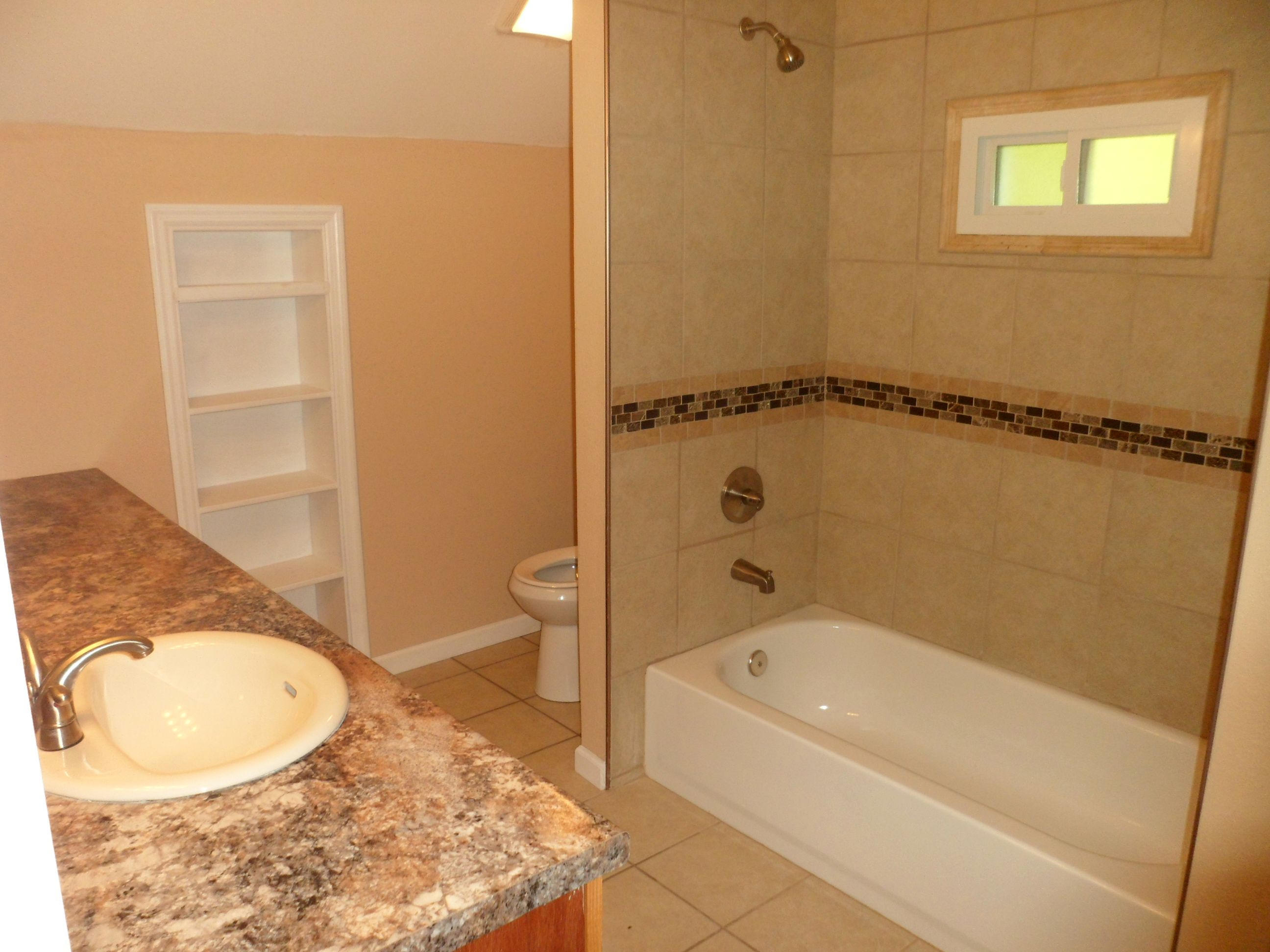 6723 Ridgeview Road Knoxville, TN 37918 - Photo 19 of 40 Master Bath En Suite
