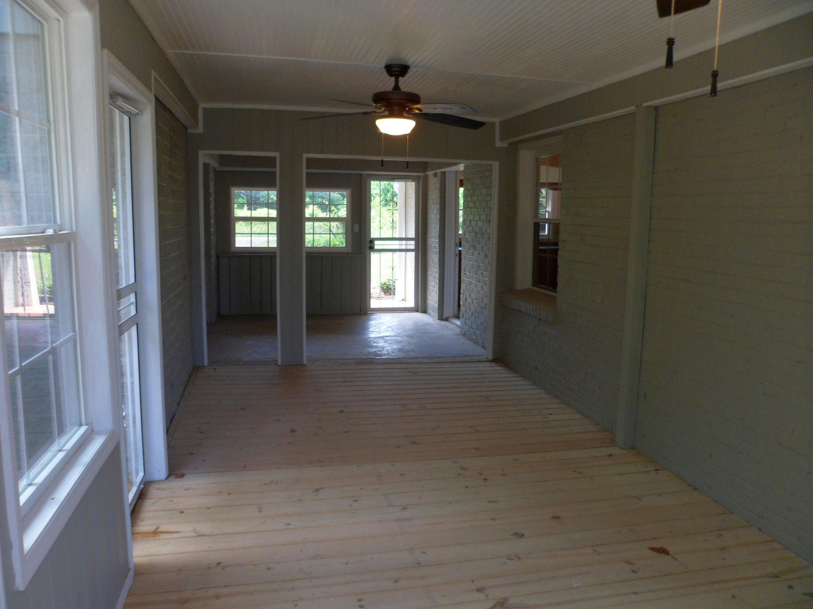 6723 Ridgeview Road Knoxville, TN 37918 - Photo 33 of 40 Sunroom 2