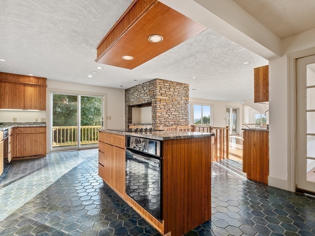 12 Jefferson Road Westborough, MA 01581 - Photo 13 of 41 Gallery Image 13