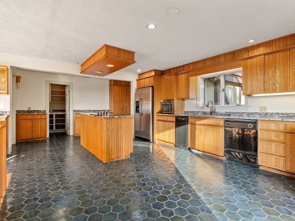 12 Jefferson Road Westborough, MA 01581 - Photo 14 of 41 Gallery Image 14
