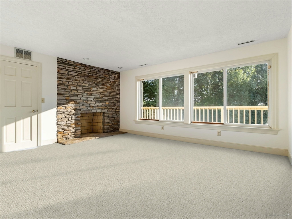 12 Jefferson Road Westborough, MA 01581 - Photo 23 of 41 Gallery Image 23