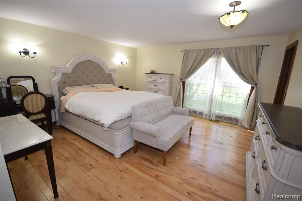 1525 West Reid Road Flint, MI 48507 - Photo 13 of 41 Gallery Image 13