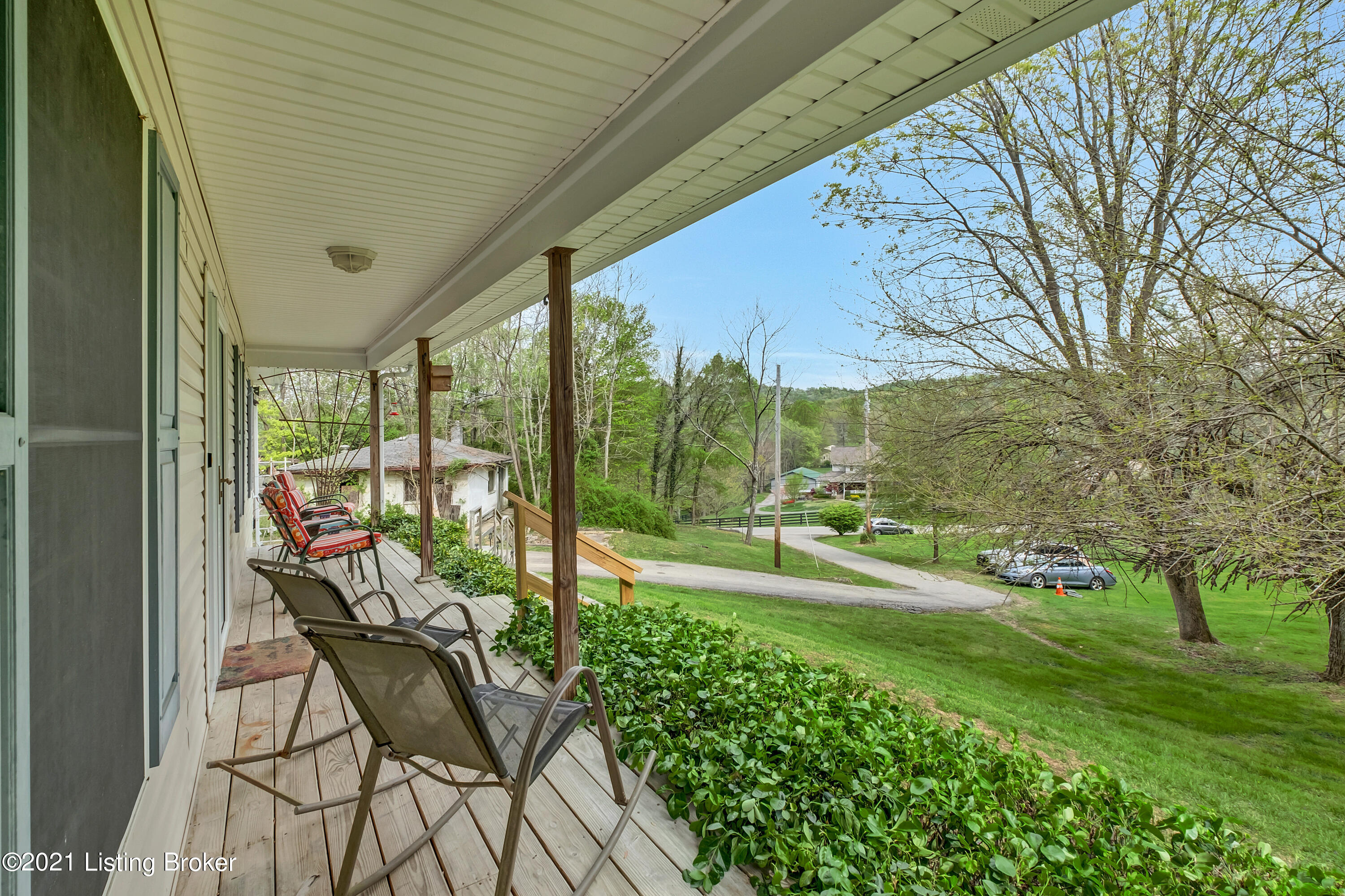 579 Bearcamp Road Louisville, KY 40272 - Photo 4 of 38 10-579 Bearcamp-109