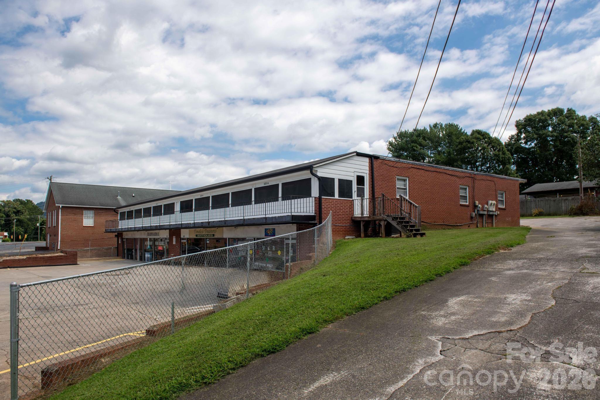 319 Connelly Springs Road Lenoir, NC 28645 - Photo 10 of 41 Gallery Image 10