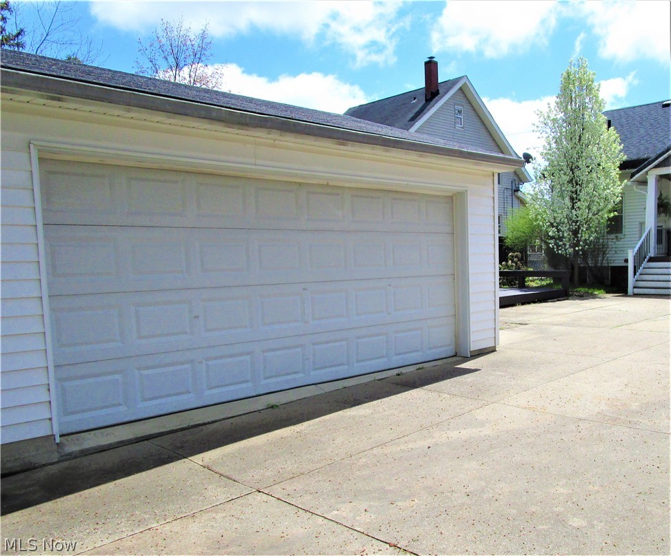 5131 Eastover Road Cleveland, OH 44124 - Photo 17 of 21 2 car garage.