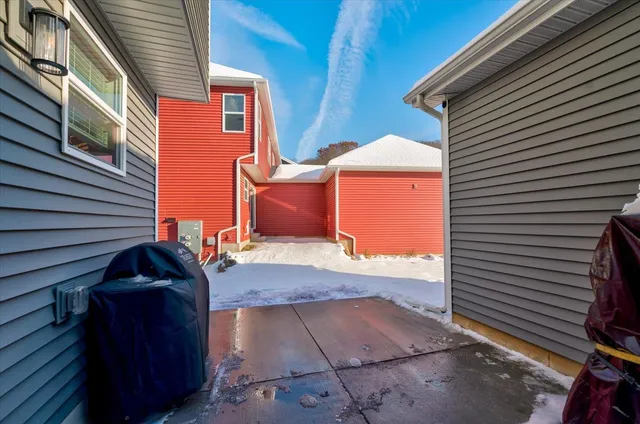 $399,900 | 2327 Autumn Lake, Madison, WI 53718