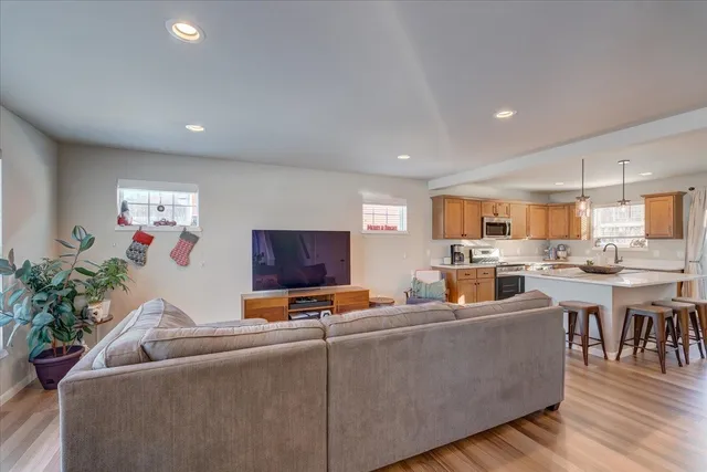 $399,900 | 2327 Autumn Lake, Madison, WI 53718