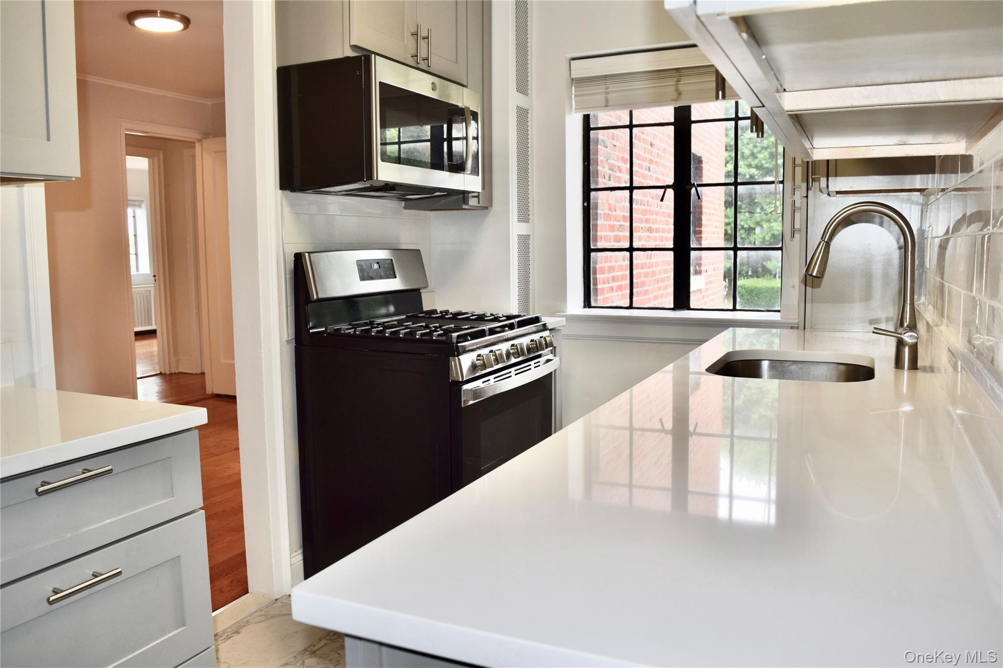 22 Sagamore Road, Unit 2B Bronxville, NY 10708 - Photo 5 of 26 Kitchen fully updated.