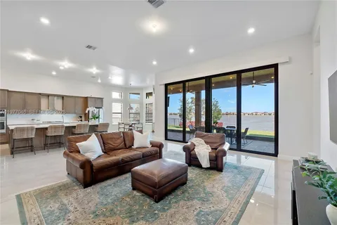 $1,649,999 | 8950 West Parkland Bay Trail, Parkland, FL 33076