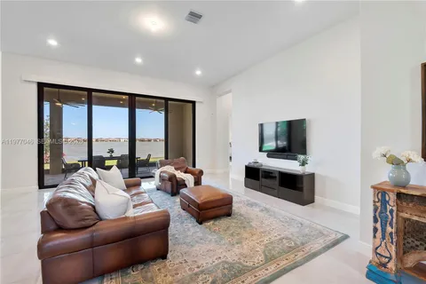 $1,649,999 | 8950 West Parkland Bay Trail, Parkland, FL 33076