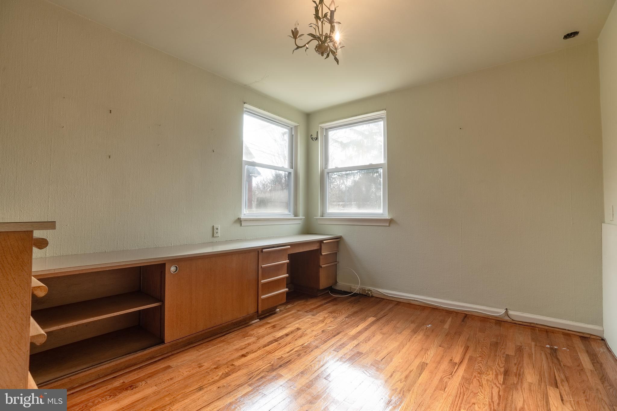 312 Crest Park Road Philadelphia, PA 19119 - Photo 14 of 22 Third Bedroom