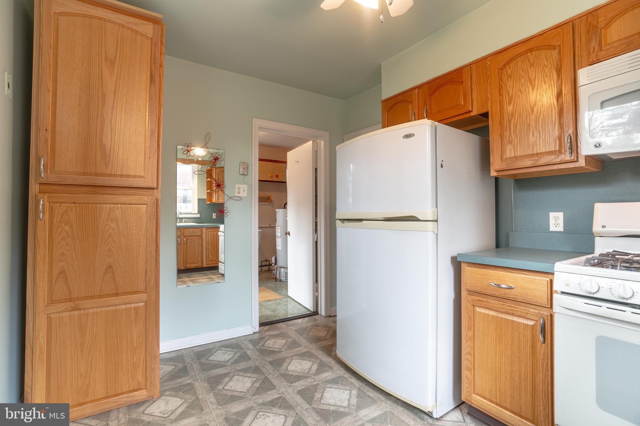 312 Crest Park Road Philadelphia, PA 19119 - Photo 17 of 22 Kitchen