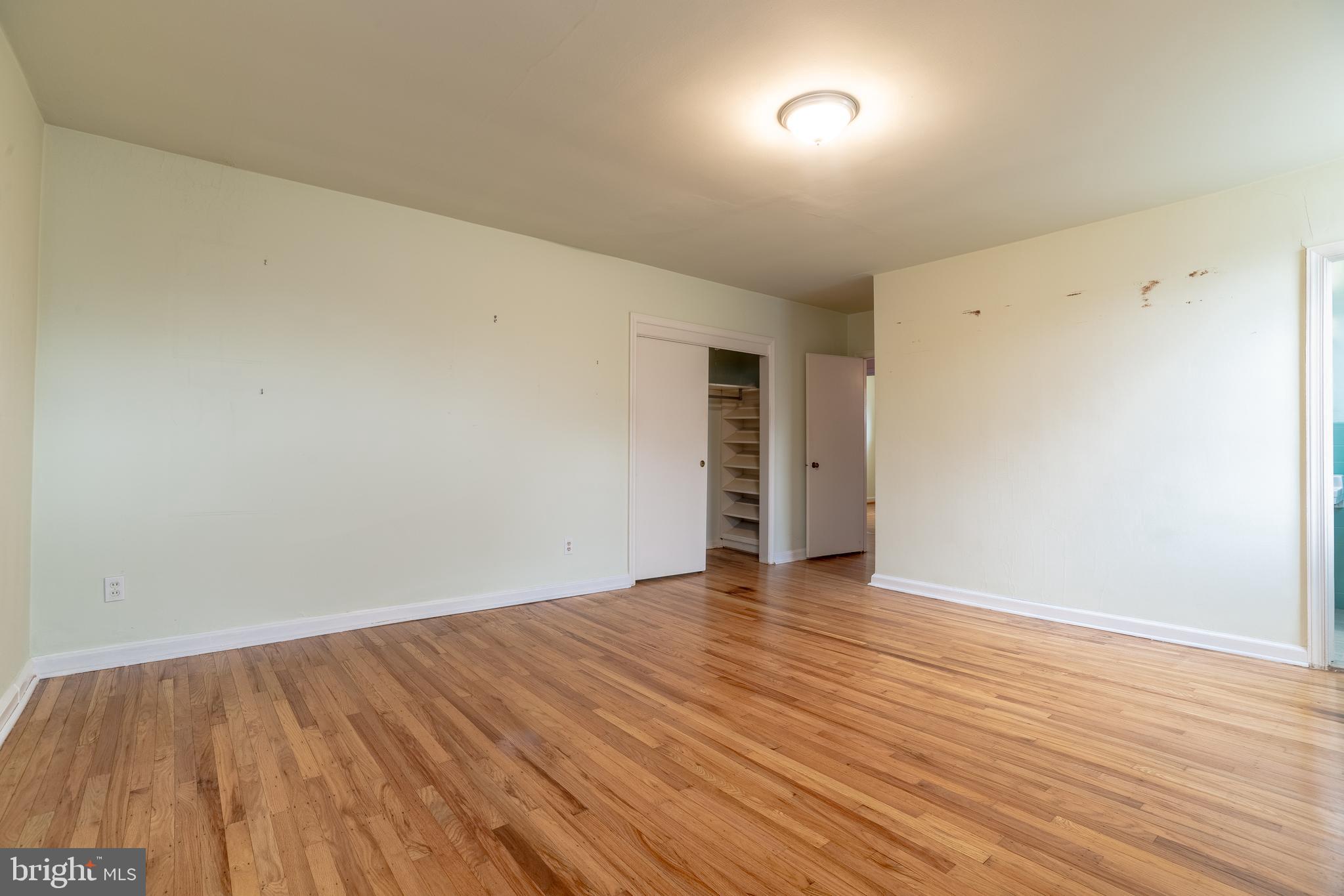 312 Crest Park Road Philadelphia, PA 19119 - Photo 8 of 22 Primary Bedroom