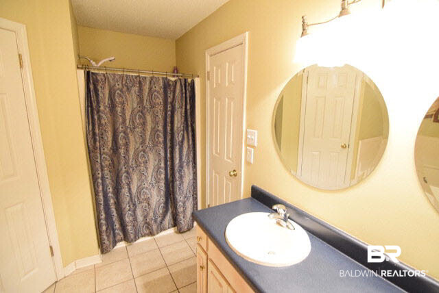 17250 Phillips Place Fairhope, AL 36532 - Photo 15 of 37 Separate Shower