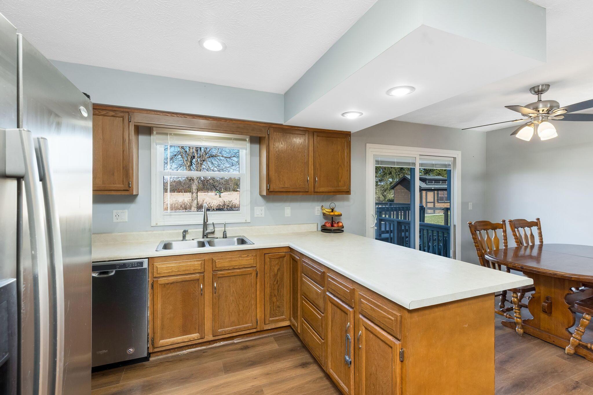 728 Cheshire Road Sunbury, OH 43074 - Photo 25 of 54 Kitchen