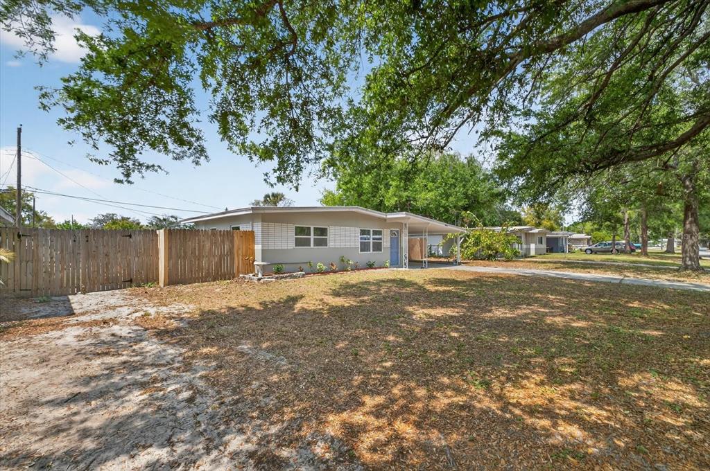 4923 Azalea Drive New Port Richey, FL 34652 - Photo 5 of 33 Gallery Image 5