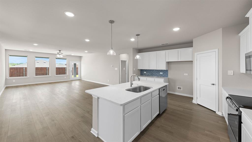 8713 Lone Star Lane Pilot Point, TX 76258 - Photo 8 of 25 Holbrook ll Floorplan 2