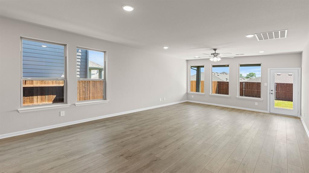 8713 Lone Star Lane Pilot Point, TX 76258 - Photo 10 of 25 Holbrook ll Floorplan 4