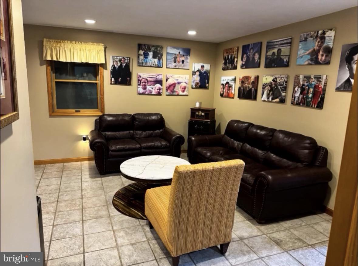 312 Donna's Way Exeter, PA 18643 - Photo 17 of 35