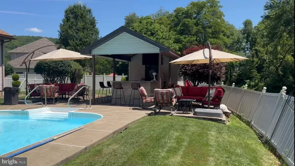 $525,000 | 312 Donna's Way, Exeter, PA 18643