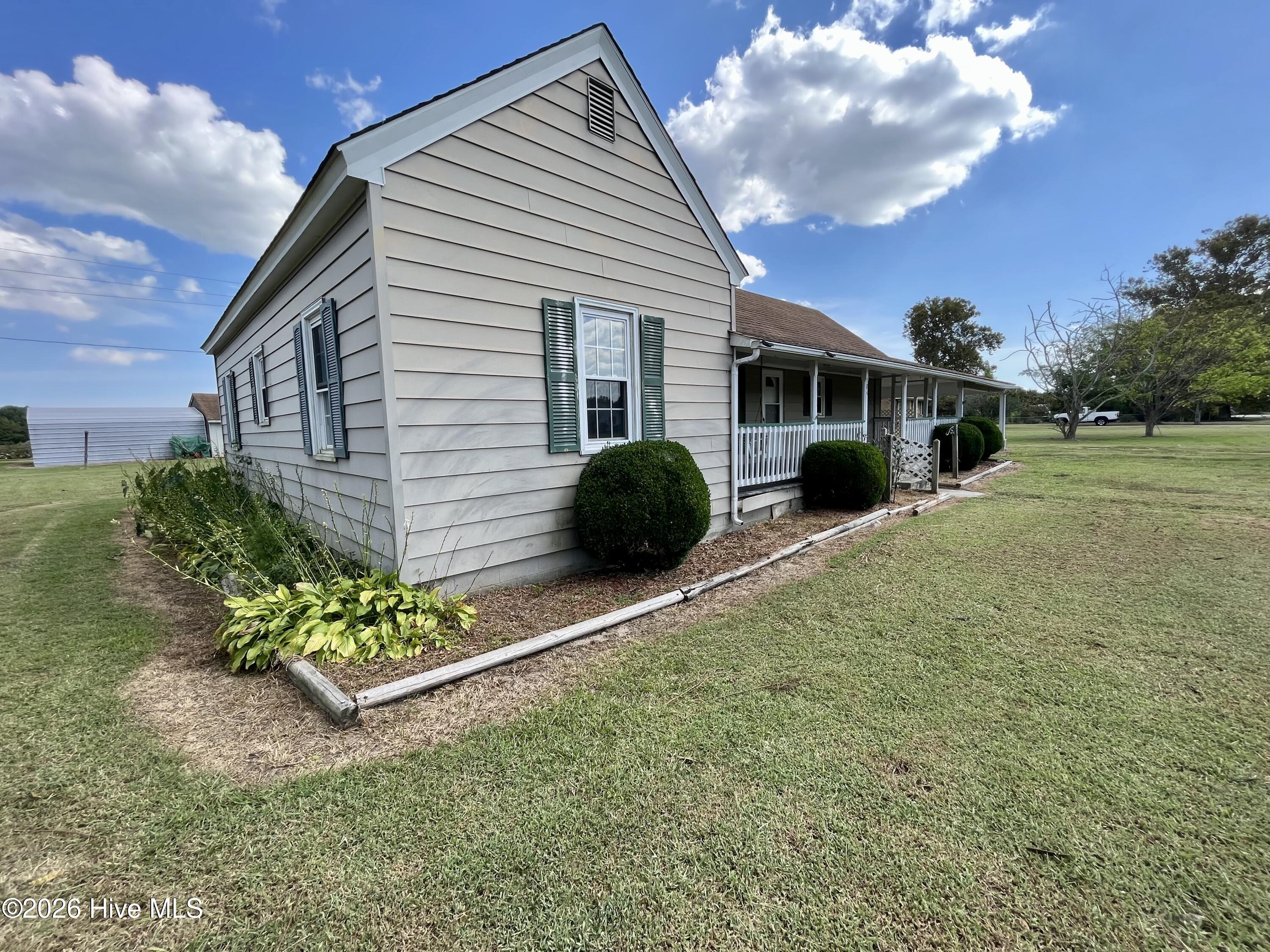 784 South Sandy Hook Road Shawboro, NC 27973 - Photo 3 of 14