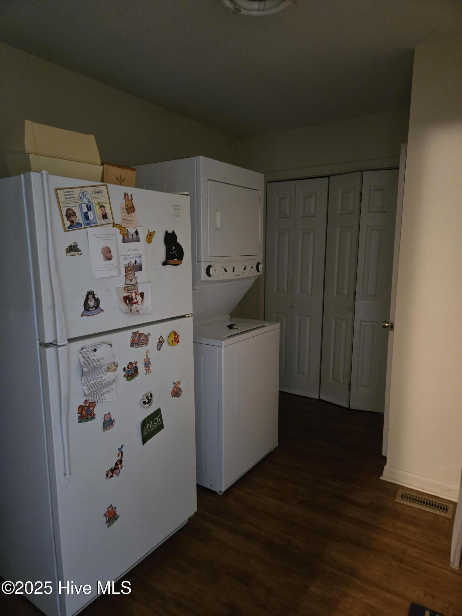12501 Blues Farm Road Laurinburg, NC 28352 - Photo 9 of 27 laundry room