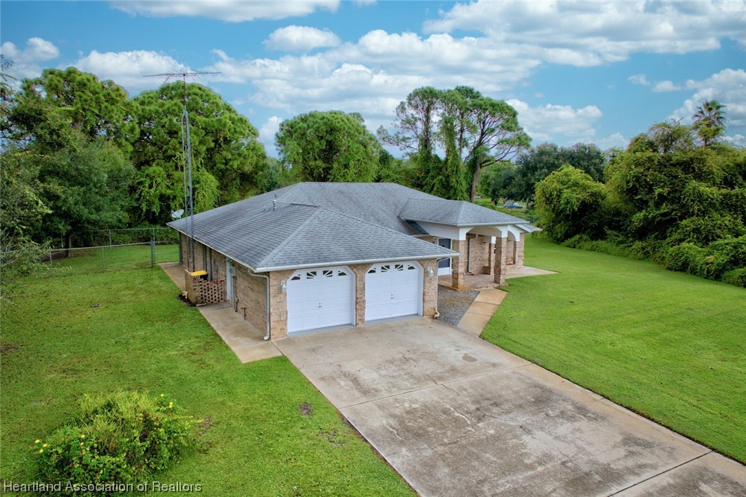 5745 Thunder Road Sebring, FL 33876 - Photo 3 of 44 Gallery Image 3