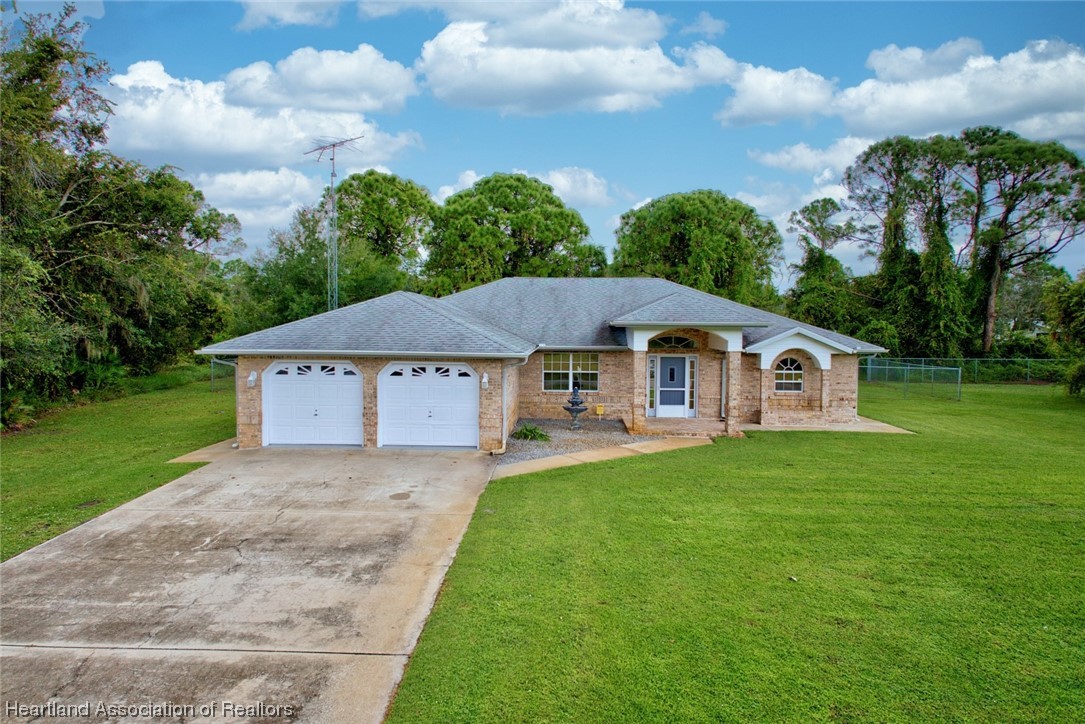 5745 Thunder Road Sebring, FL 33876 - Photo 4 of 44 Gallery Image 4