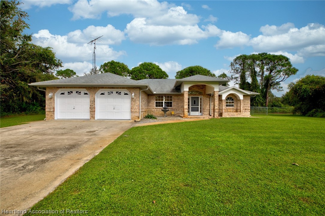 5745 Thunder Road Sebring, FL 33876 - Photo 6 of 44 Gallery Image 6