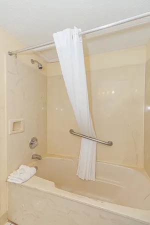 $200,000 | 1304 North Ocean Boulevard, Unit 307, Myrtle Beach, SC 29577